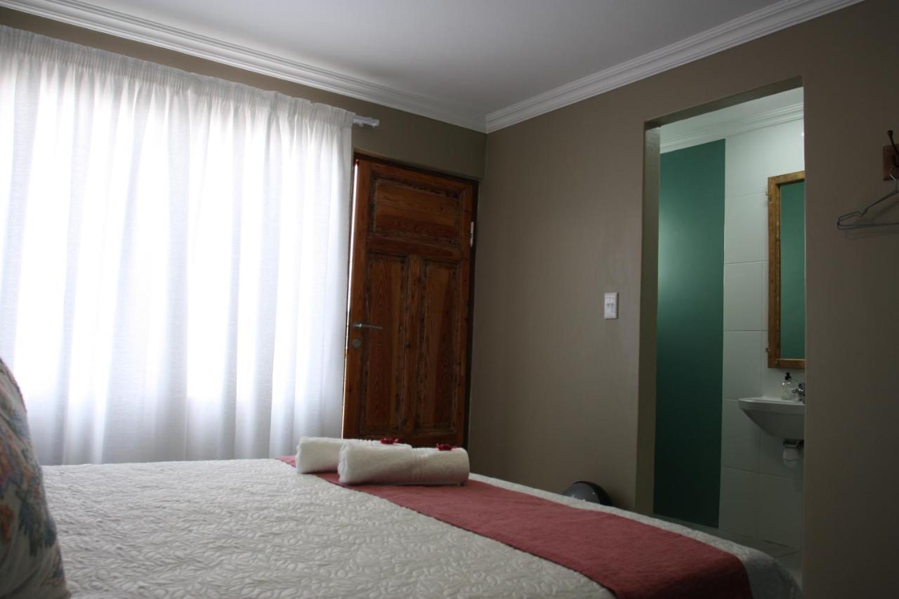 Namibia Nights Accommodation Суакопмунд Екстериор снимка