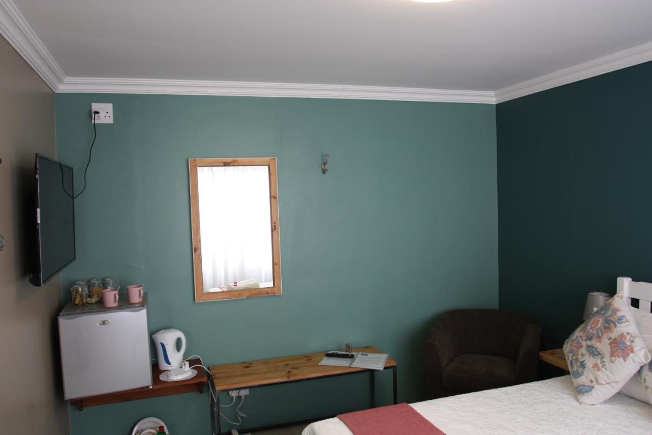 Namibia Nights Accommodation Суакопмунд Екстериор снимка