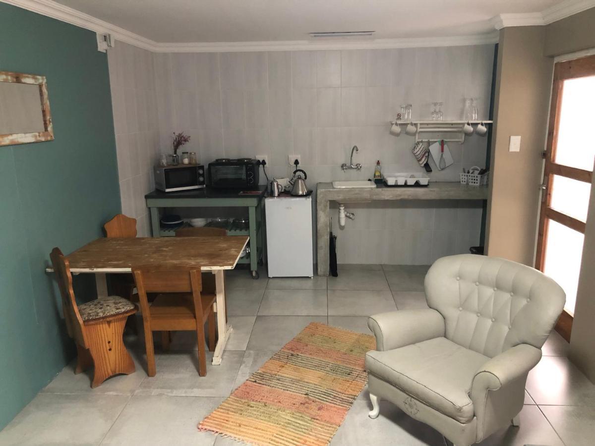 Namibia Nights Accommodation Суакопмунд Екстериор снимка