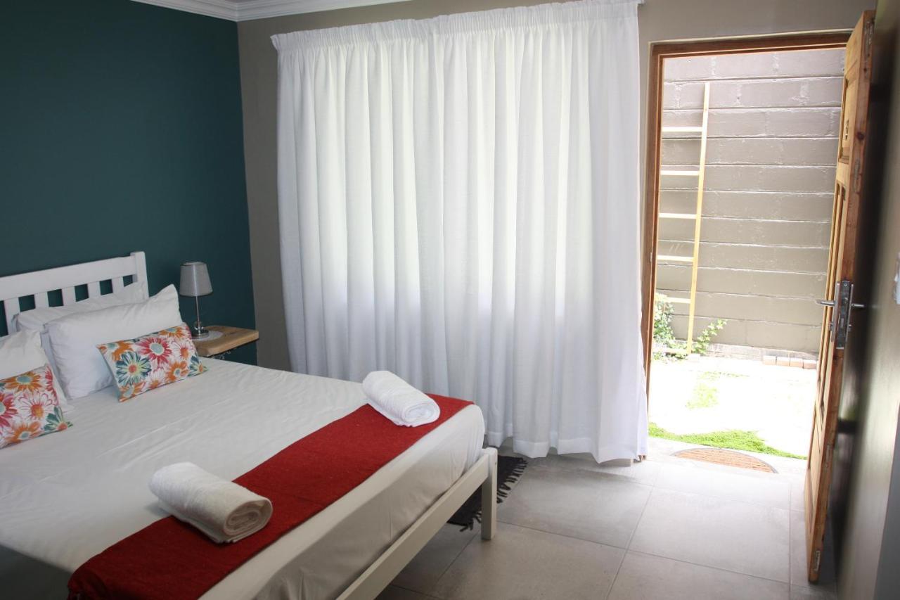 Namibia Nights Accommodation Суакопмунд Екстериор снимка