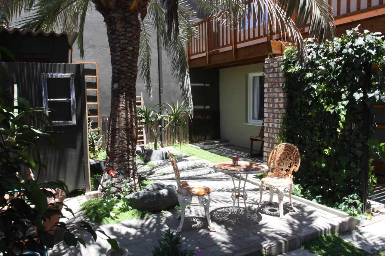 Namibia Nights Accommodation Суакопмунд Екстериор снимка