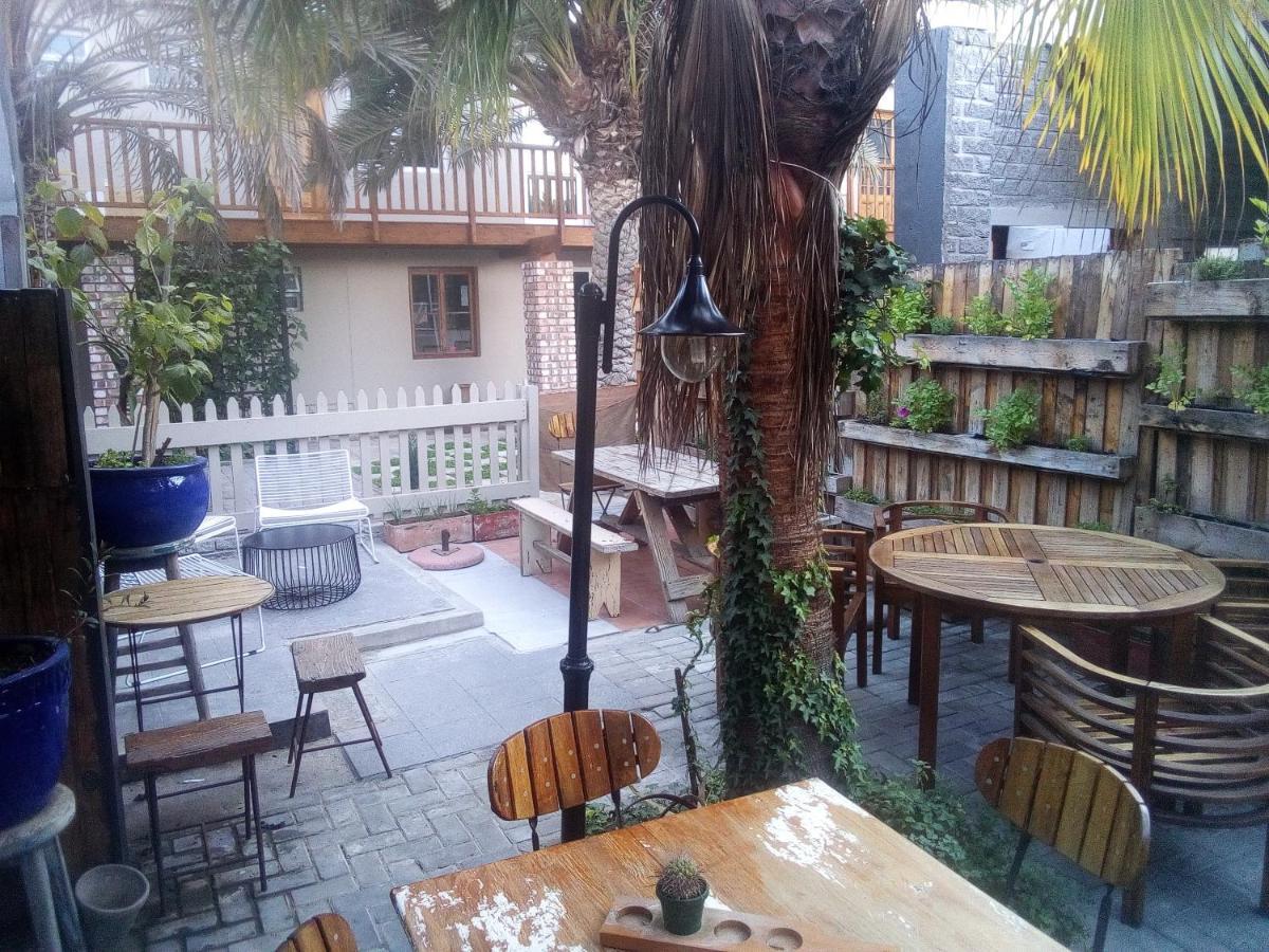 Namibia Nights Accommodation Суакопмунд Екстериор снимка