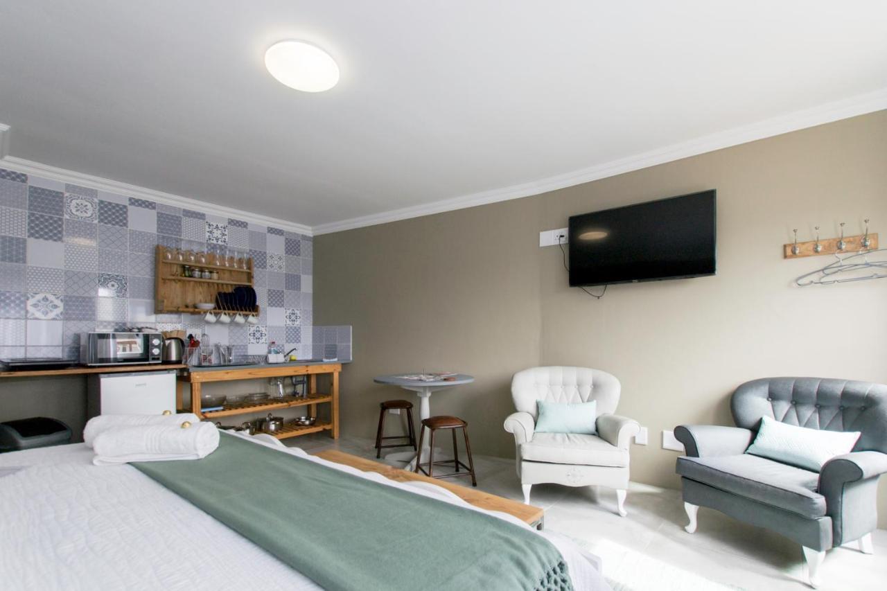 Namibia Nights Accommodation Суакопмунд Екстериор снимка